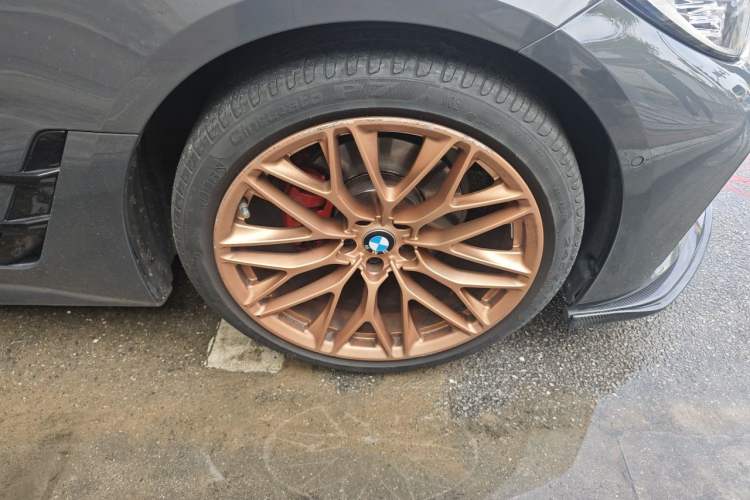 Used BMW 4 Series 2022 425i Gran Coupe M Sport Package Right Front Wheel Hub
