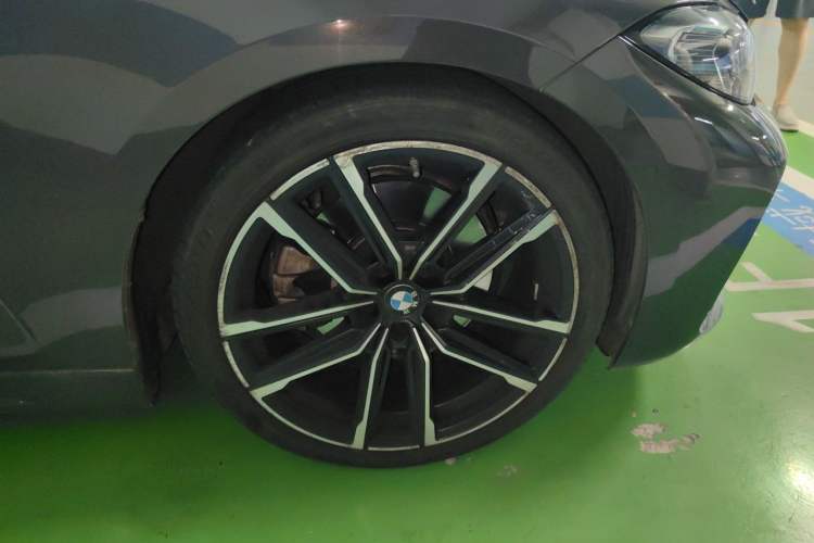 Used BMW 4 Series 2022 430i M Sport Night Edition Package Right Front Wheel Hub