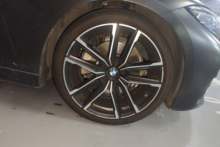 Used BMW 4 Series 2022 430i M Sport Night Edition Package Right Front Wheel Hub