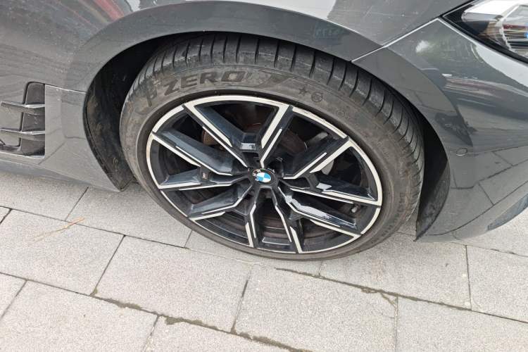 Used BMW 4 Series 2022 425i Gran Coupe M Sport Package Right Front Wheel Hub