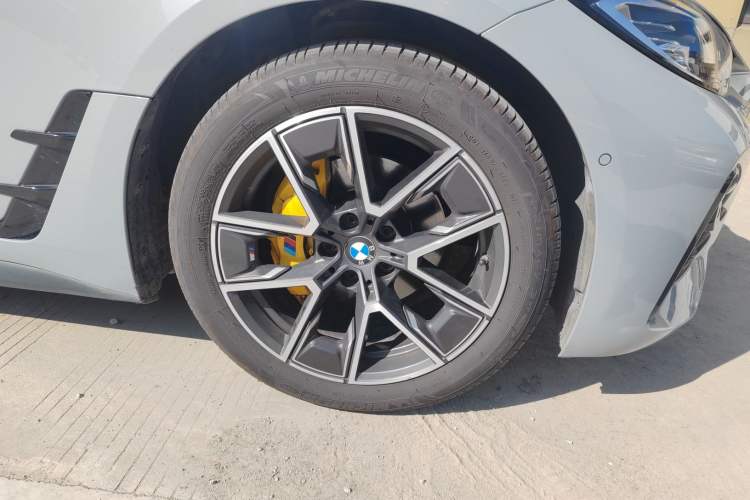 Used BMW 4 Series 2022 425i Gran Coupe M Sport Package Right Front Wheel Hub