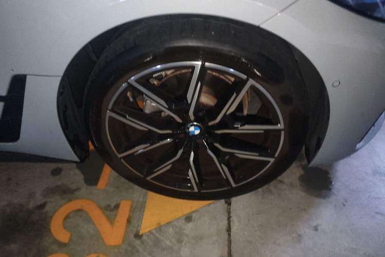 Used BMW 4 Series 2022 425i Gran Coupe M Sport Night Edition Right Front Wheel Hub
