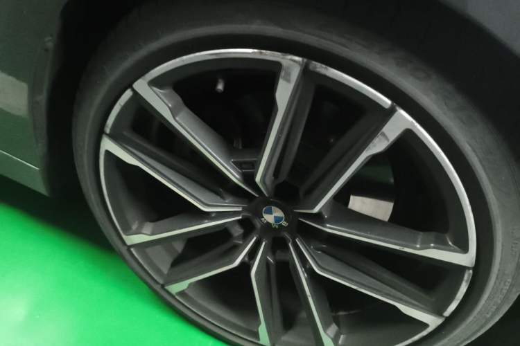 Used BMW 4 Series 2022 430i M Sport Night Edition Package Right Front Wheel Hub