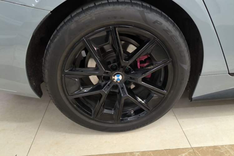 Used BMW 4 Series 2022 425i Gran Coupe M Sport Package Right Rear Wheel Hub