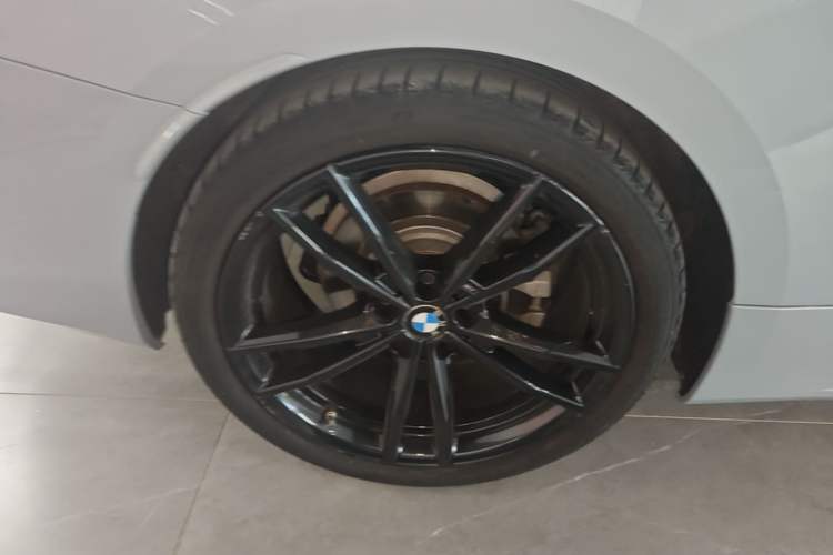 Used BMW 4 Series 2022 Revised 425i Convertible M Sport Night Edition Package Right Rear Wheel Hub