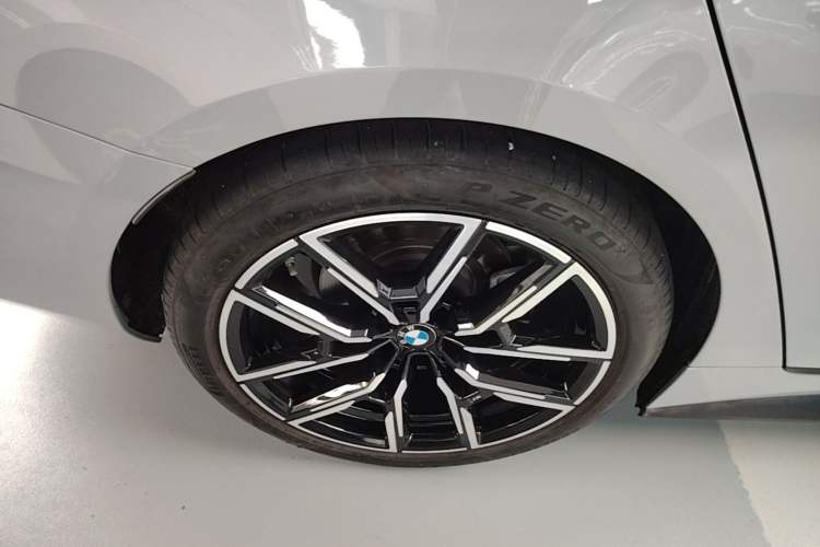 Used BMW 4 Series 2022 425i Gran Coupe M Sport Night Edition Right Rear Wheel Hub