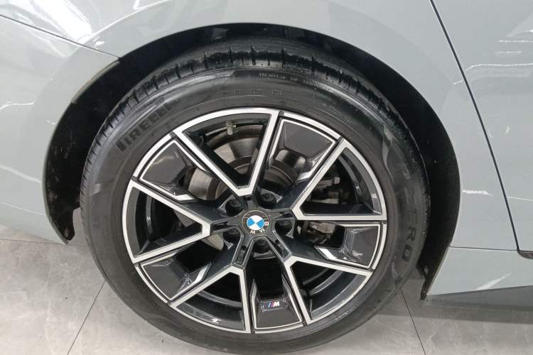 Used BMW 4 Series 2022 425i Gran Coupe M Sport Package Right Rear Wheel Hub