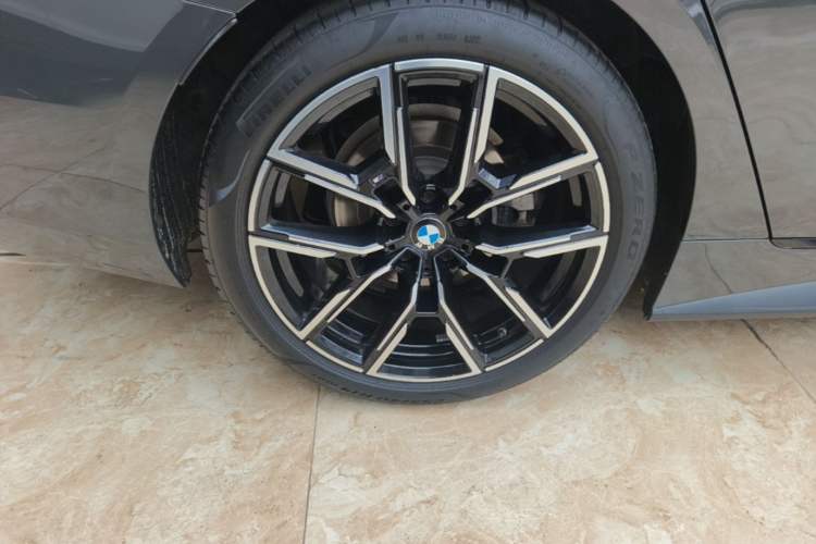 Used BMW 4 Series 2022 425i Gran Coupe M Sport Night Edition Right Rear Wheel Hub