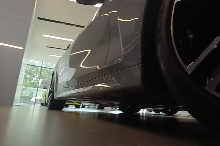 Used BMW 4 Series 2022 425i Convertible M Sport Package Right Side Sill
