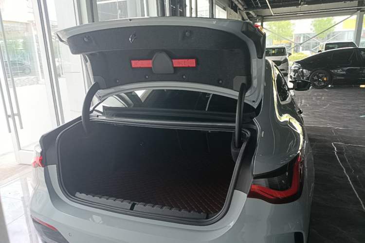 Used BMW 4 Series 2022 425i M Sport Package Trunk