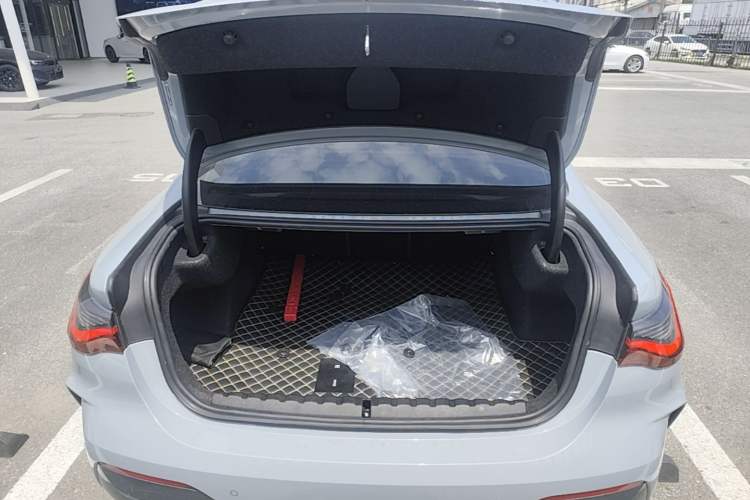 Used BMW 4 Series 2022 425i M Sport Package Trunk