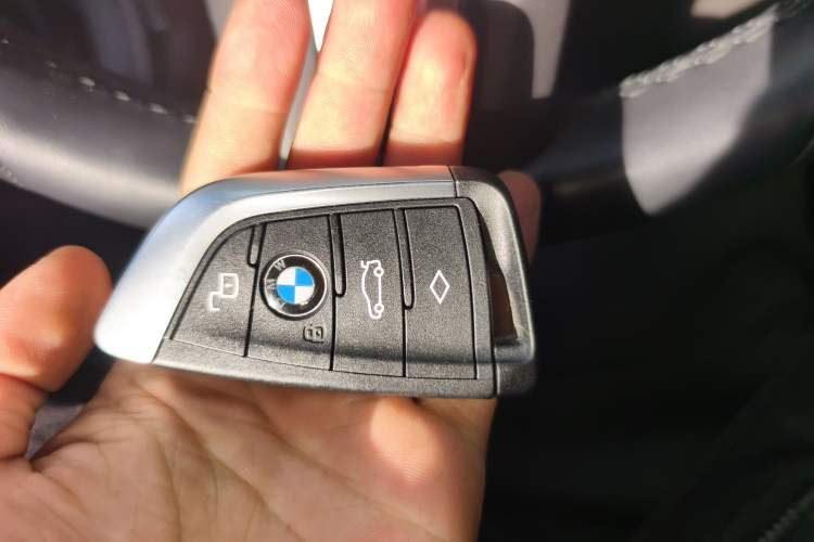 Used BMW 4 Series 2022 Second Facelift 430i Convertible M Sport Night Edition Package Vehicle Key