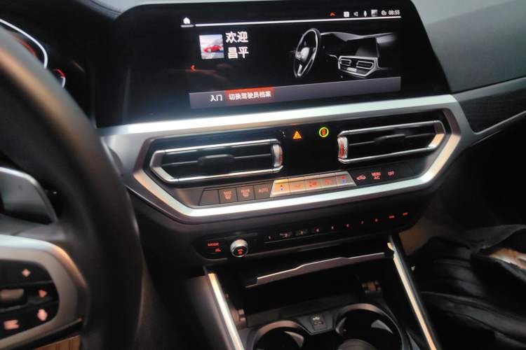 Used BMW 4 Series 2022 425i Convertible M Sport Package Audio And AC Panel