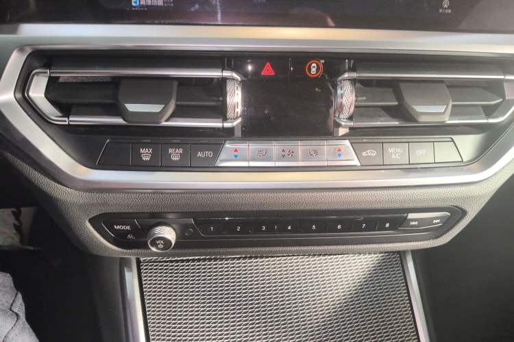 Used BMW 4 Series 2022 425i Convertible M Sport Package Audio And AC Panel