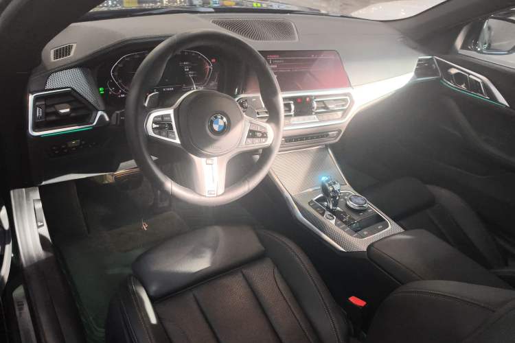 Used BMW 4 Series 2022 425i Convertible M Sport Package Center Console