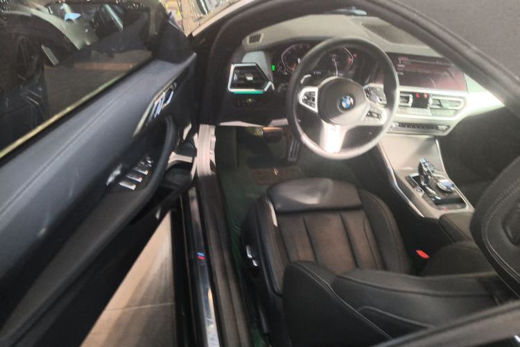 Used BMW 4 Series 2022 425i Convertible M Sport Package Driver Seat