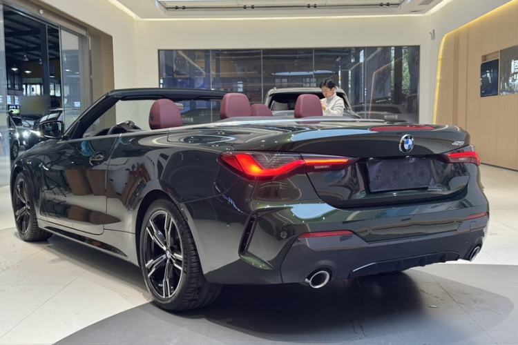 Used BMW 4 Series 2022 425i Convertible M Sport Package Exterior 4