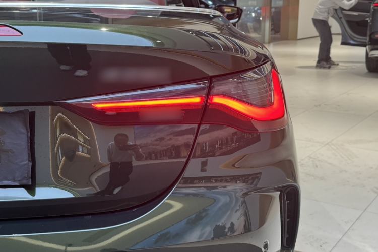 Used BMW 4 Series 2022 425i Convertible M Sport Package Exterior 9