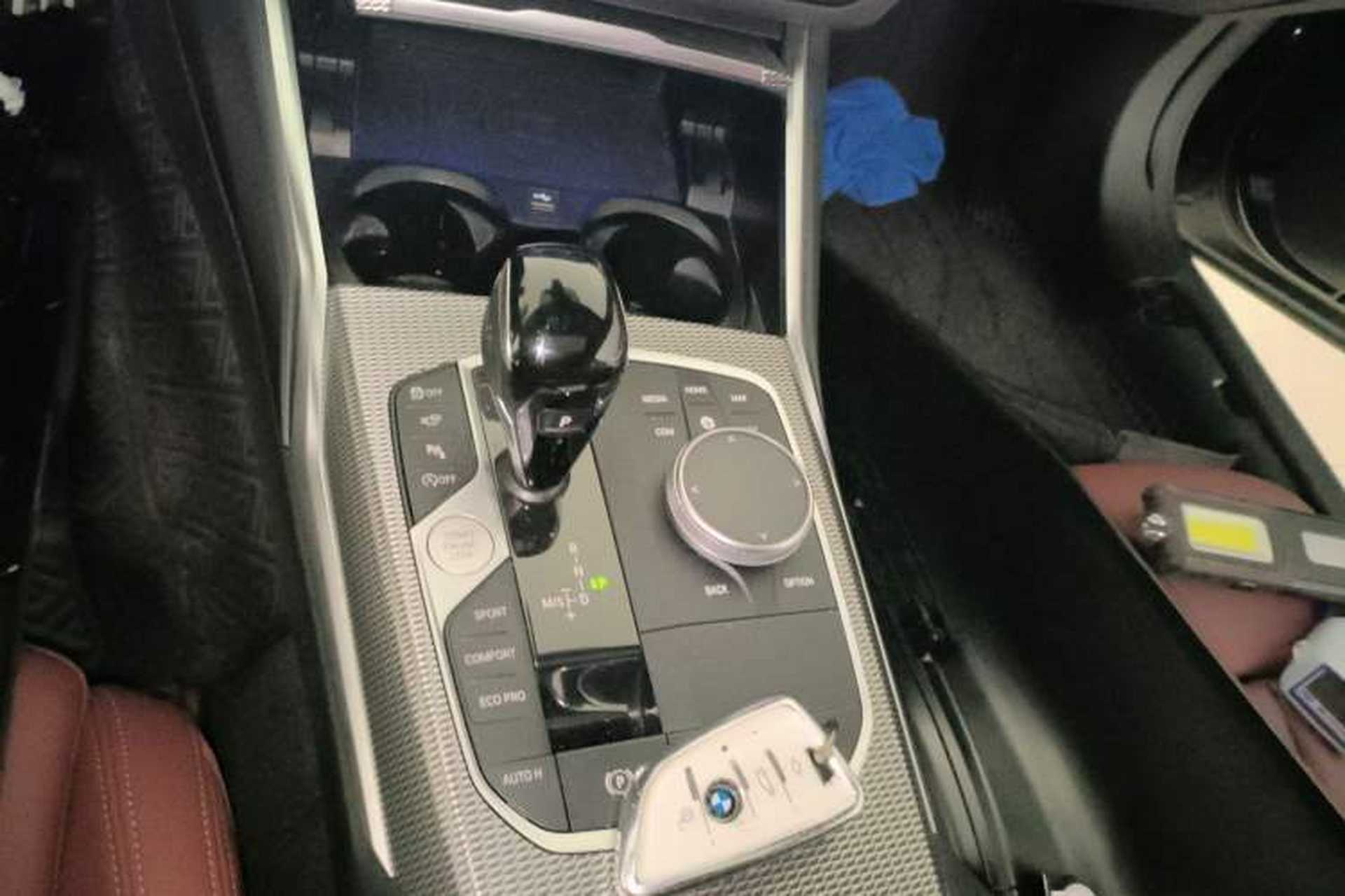 Used BMW 4 Series 2022 Revised 425i M Sport Night Edition Package Gear Lever