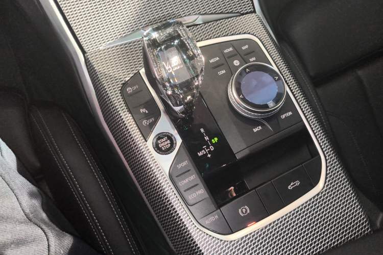 Used BMW 4 Series 2022 425i Convertible M Sport Package Gear Lever
