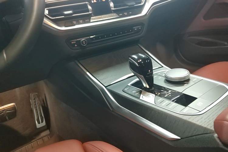 Used BMW 4 Series 2022 425i M Sport Package Gear Lever