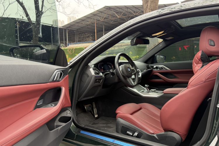Used BMW 4 Series 2022 Revised 425i M Sport Night Edition Package Interior 1