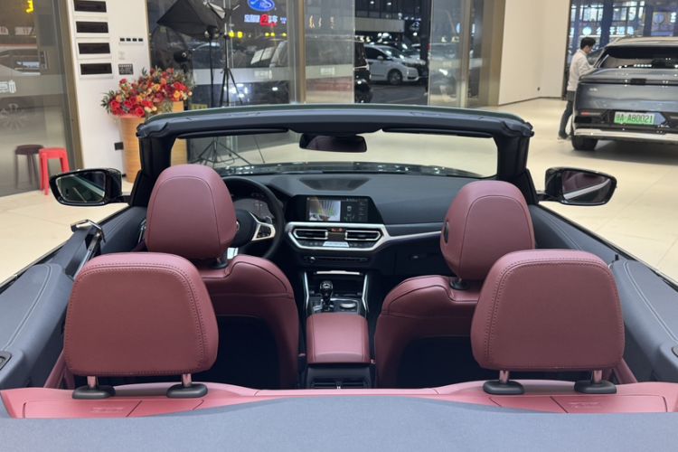 Used BMW 4 Series 2022 425i Convertible M Sport Package Interior 10