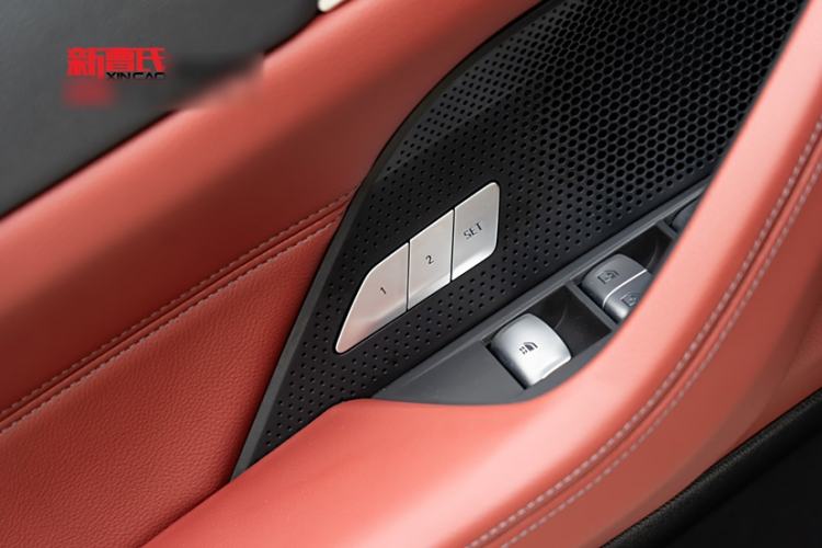 Used BMW 4 Series 2022 Revised 425i Convertible M Sport Night Edition Package Interior 11