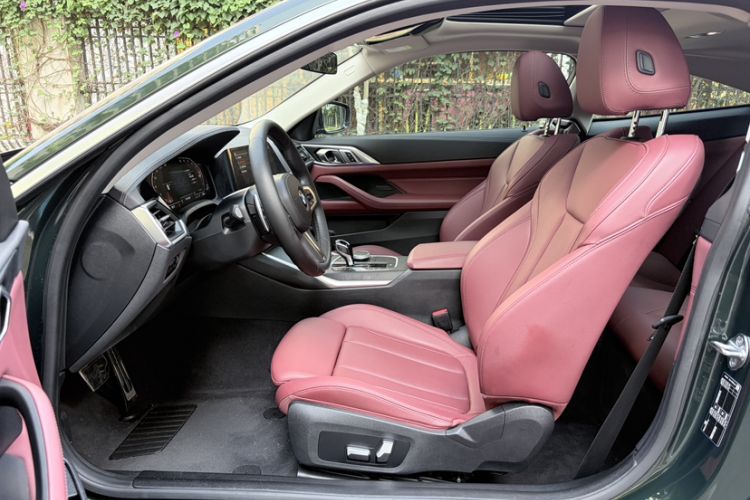 Used BMW 4 Series 2022 425i M Sport Package Interior 2