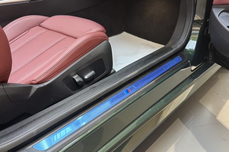 Used BMW 4 Series 2022 425i Convertible M Sport Package Interior 3