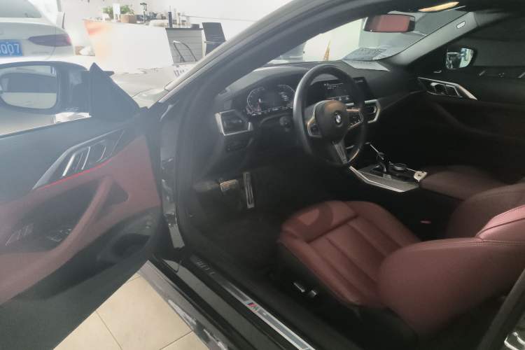 Used BMW 4 Series 2022 Revised 425i M Sport Night Edition Package Interior 3