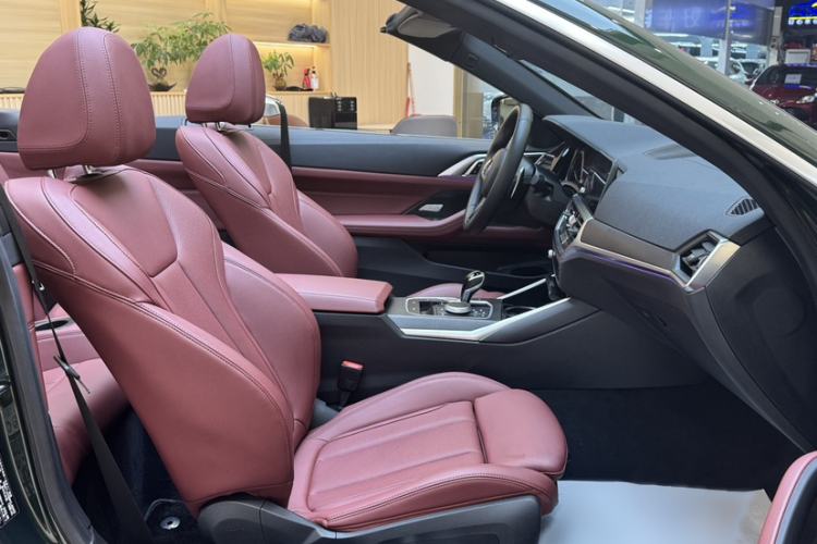 Used BMW 4 Series 2022 425i Convertible M Sport Package Interior 4