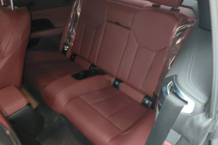 Used BMW 4 Series 2022 425i Convertible M Sport Package Interior 4