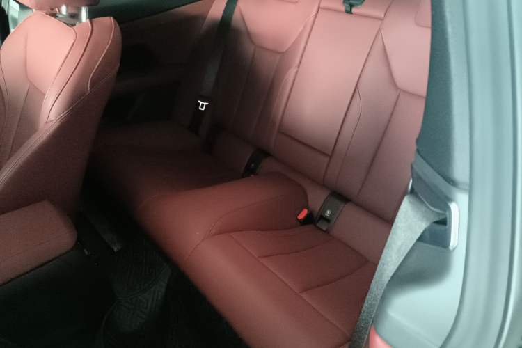 Used BMW 4 Series 2022 Revised 425i M Sport Night Edition Package Interior 4