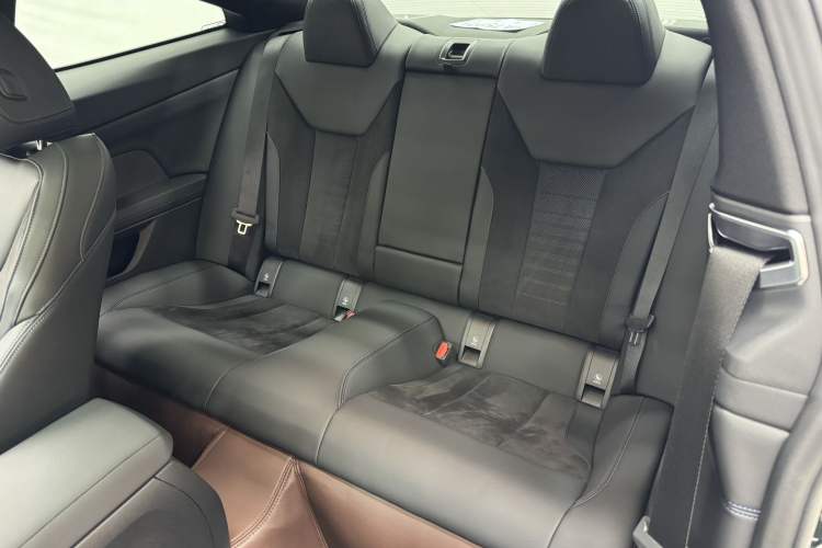 Used BMW 4 Series 2022 Second Facelift 430i M Sport Night Edition Package Interior 4