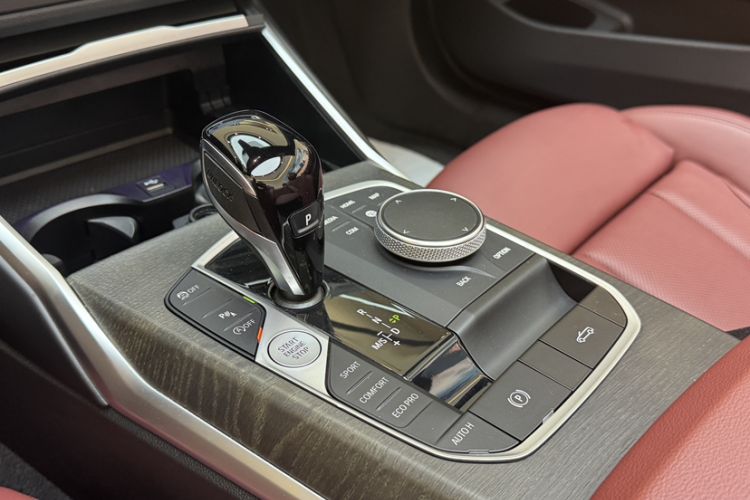 Used BMW 4 Series 2022 425i Convertible M Sport Package Interior 9