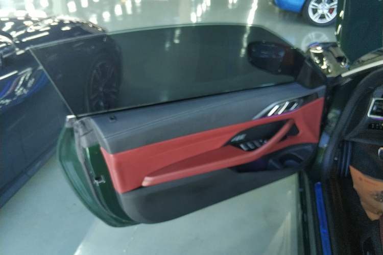 Used BMW 4 Series 2022 425i Convertible M Sport Package Left Front Door Interior