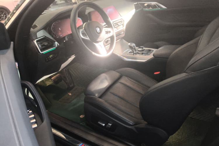 Used BMW 4 Series 2022 425i Convertible M Sport Package Left Front Seat