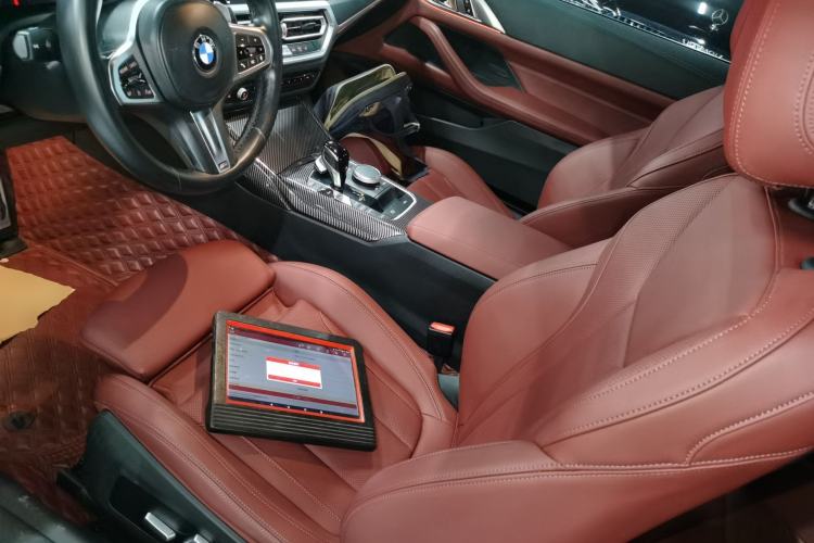 Used BMW 4 Series 2022 425i Convertible M Sport Package Left Front Seat