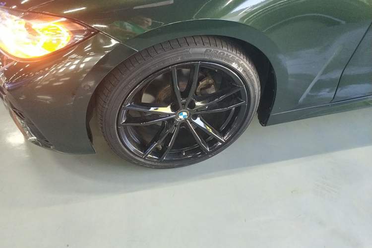 Used BMW 4 Series 2022 425i Convertible M Sport Night Edition Package Left Front Wheel Hub