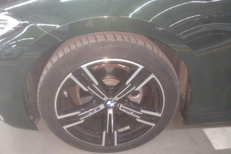 Used BMW 4 Series 2022 425i M Sport Package Left Front Wheel Hub