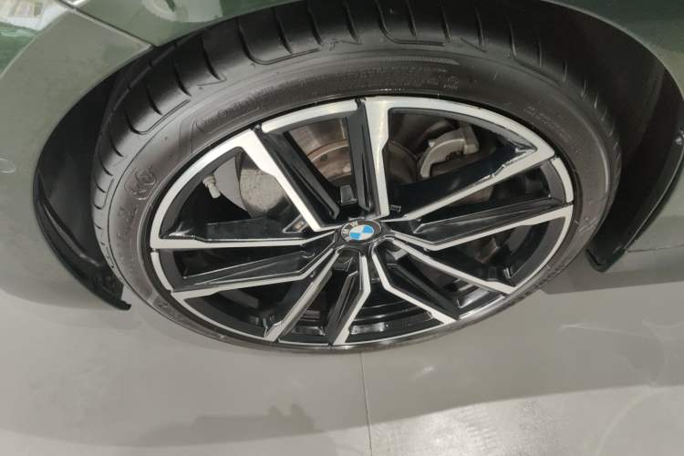 Used BMW 4 Series 2022 430i Convertible M Sport Night Edition Package Left Front Wheel Hub