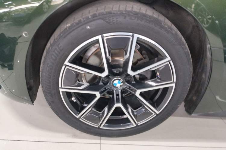 Used BMW 4 Series 2022 425i Gran Coupe M Sport Package Left Front Wheel Hub
