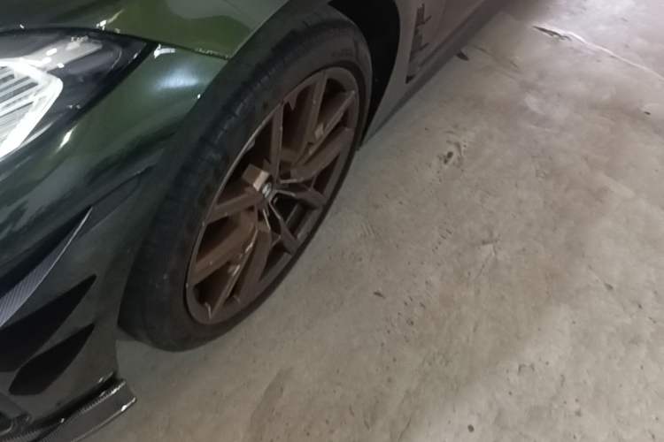 Used BMW 4 Series 2022 425i Gran Coupe M Sport Night Edition Left Front Wheel Hub