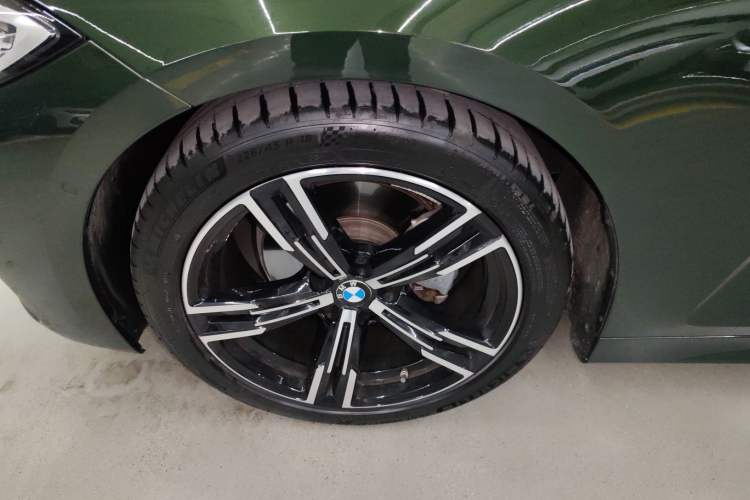 Used BMW 4 Series 2022 425i M Sport Package Left Front Wheel Hub