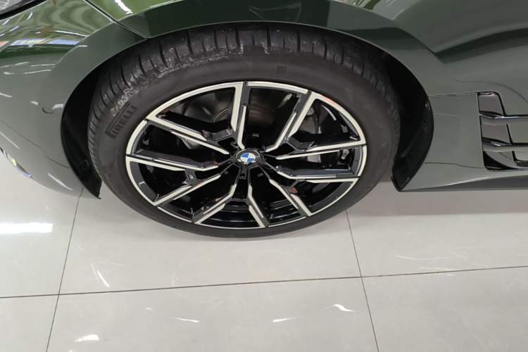 Used BMW 4 Series 2022 425i Gran Coupe M Sport Night Edition Left Front Wheel Hub