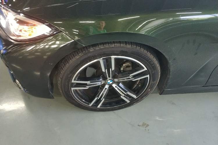 Used BMW 4 Series 2022 425i Convertible M Sport Package Left Front Wheel Hub