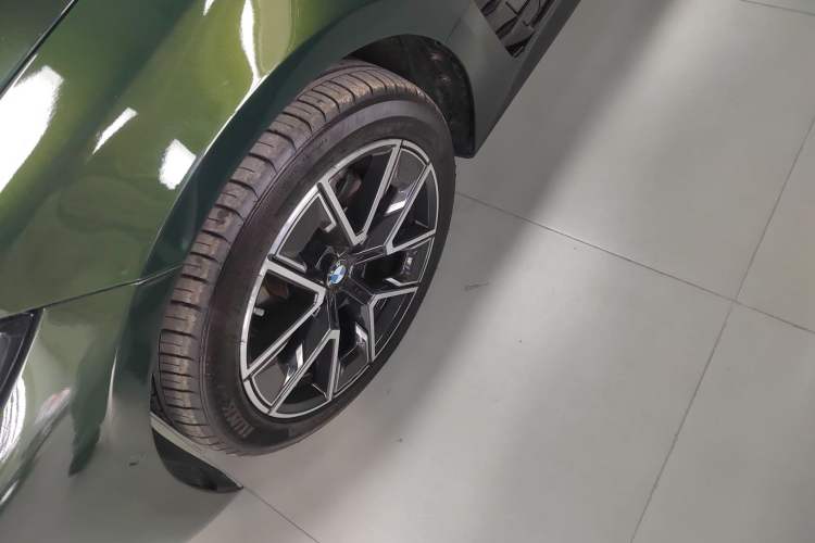 Used BMW 4 Series 2022 425i Gran Coupe M Sport Package Left Front Wheel Hub