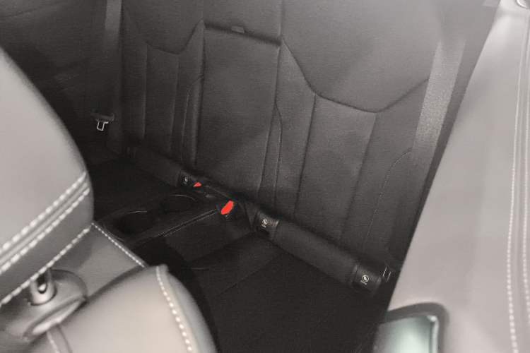 Used BMW 4 Series 2022 425i Convertible M Sport Package Left Rear Seat