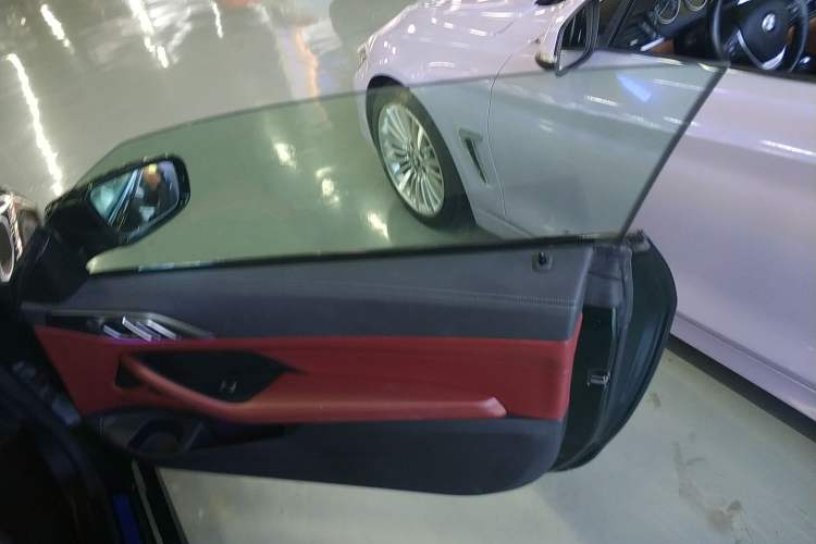 Used BMW 4 Series 2022 425i Convertible M Sport Night Edition Package Right Front Door Interior